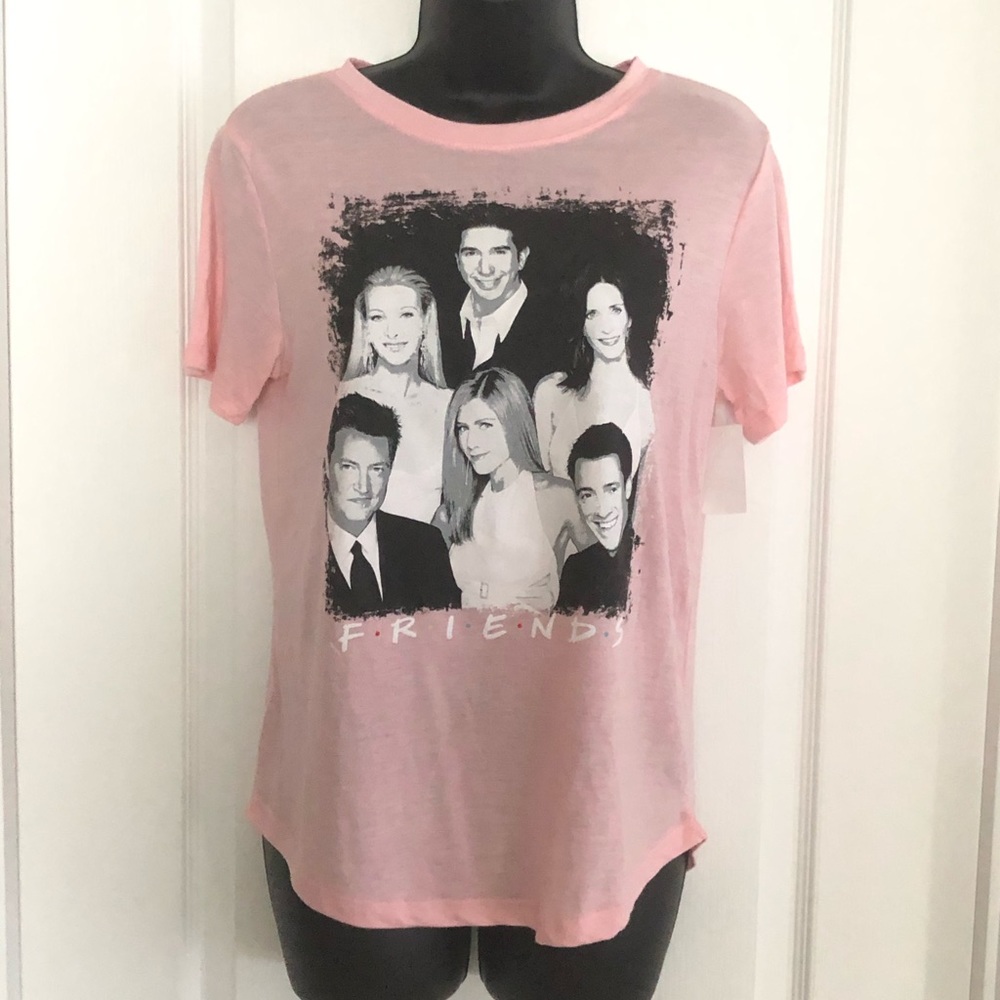 FRIENDS TV Show MEDIUM 7/9 Pink Top